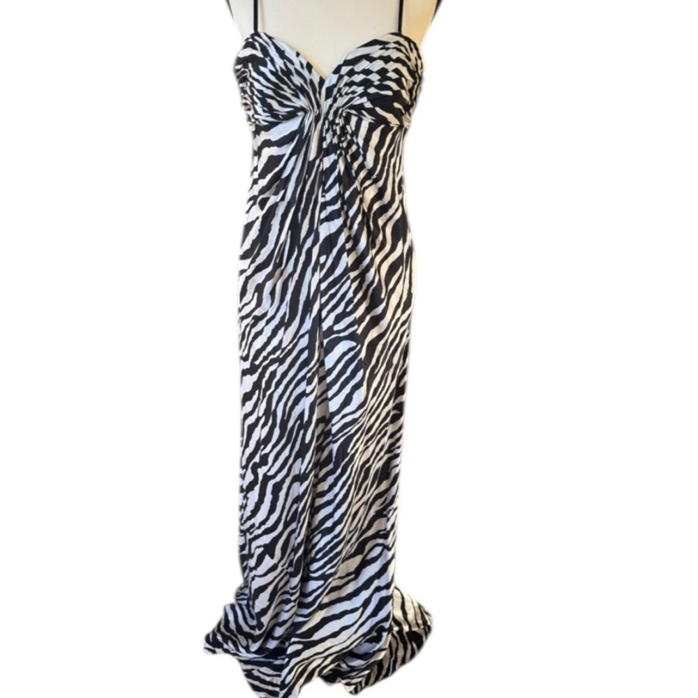 LAUNDRY by SHELLI SEGAL CHARMEUS gown, size 8 excellent condition fully lined - Picture 2 of 14